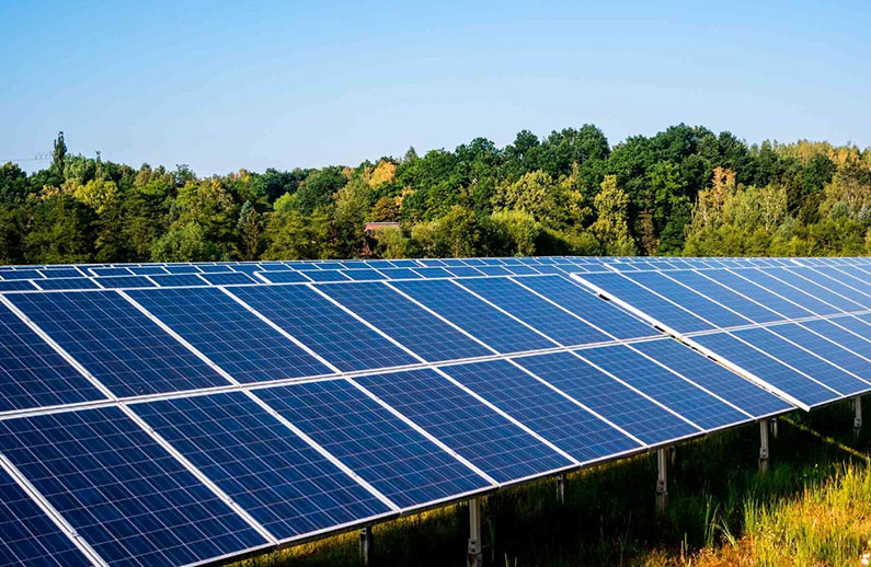 I 5 principali vantaggi dell'utilizzo dell'accumulo di energia solare per progetti commerciali